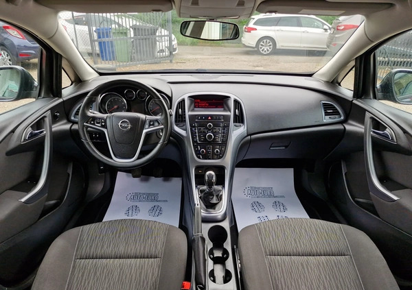 Opel Astra cena 25900 przebieg: 117000, rok produkcji 2012 z Żnin małe 781